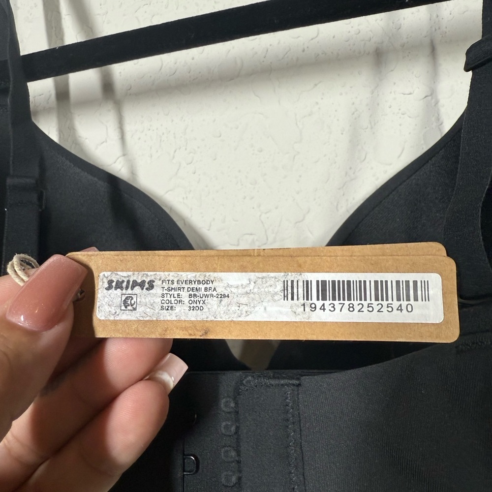 NWT Skims Fits Everybody T Shirt Demi Bra Size 32DD - Picture 7 of 7